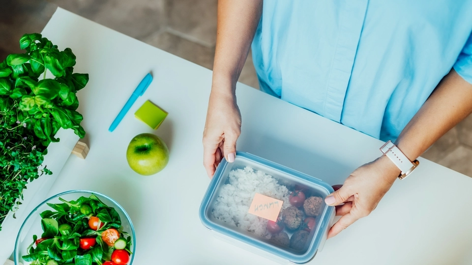 Mand får stjålet sin madpakke på arbejdet: Lander i en kattepine da han opdager hvem der gjorde det