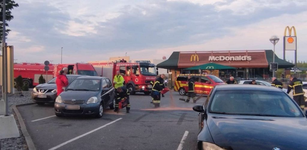 Flere udrykningskøretøjer sendt til McDonald’s