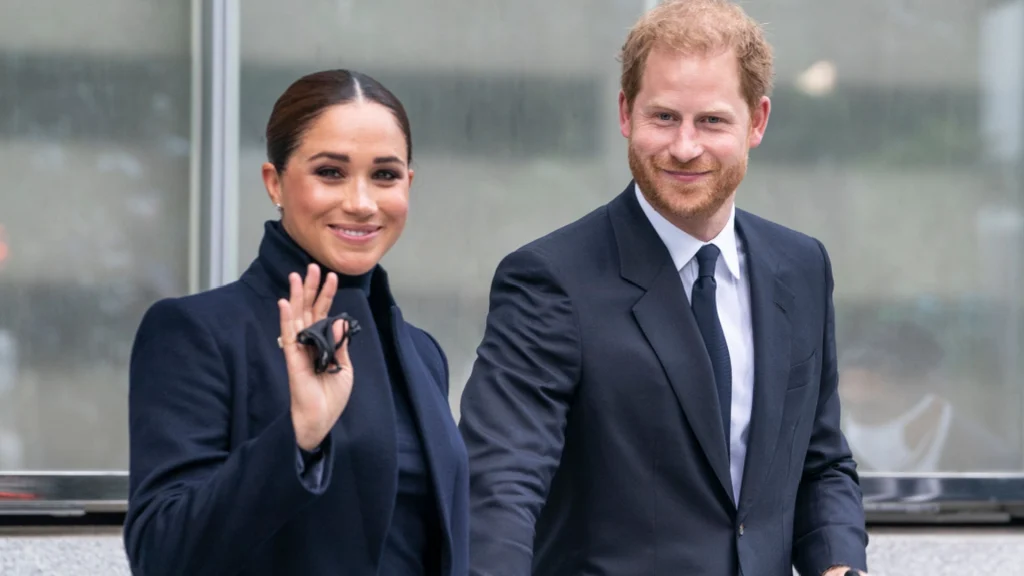 Skilsmisserygter tager til: Meghan Markle tager sin forlovelsesring af