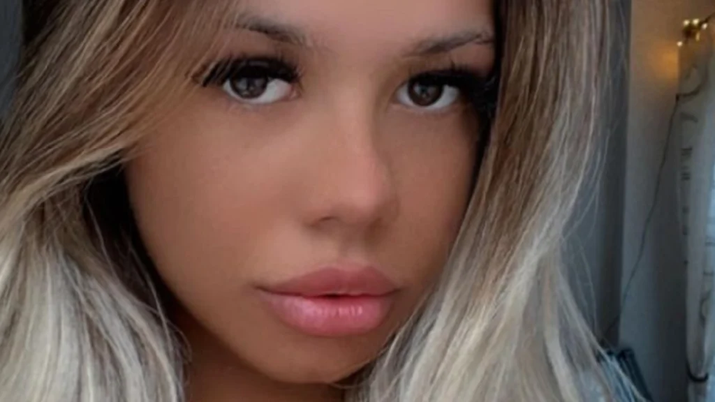 Melanie blev tvunget til at sige sit job på McDonalds op: Fik at vide hun var for smuk