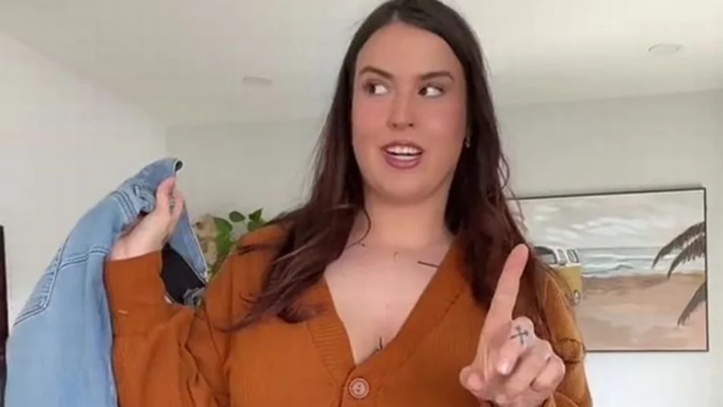 Model med en bagdel på 140 cm har store problemer med at komme i jeans: Se bare her