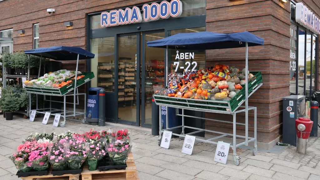 Mor tager sine 3 børn med til Rema 1000 – men netop som de vil forlade butikken, tager sagen en uventet drejning