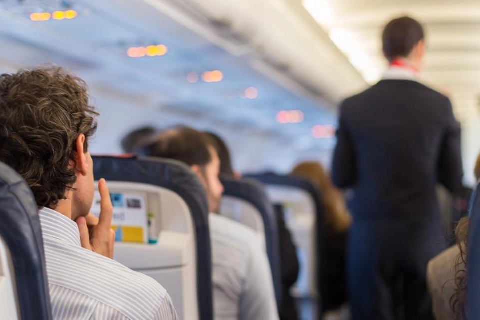 Tidligere stewardesse afslører: Dette bør du undgå at tage imod på et fly