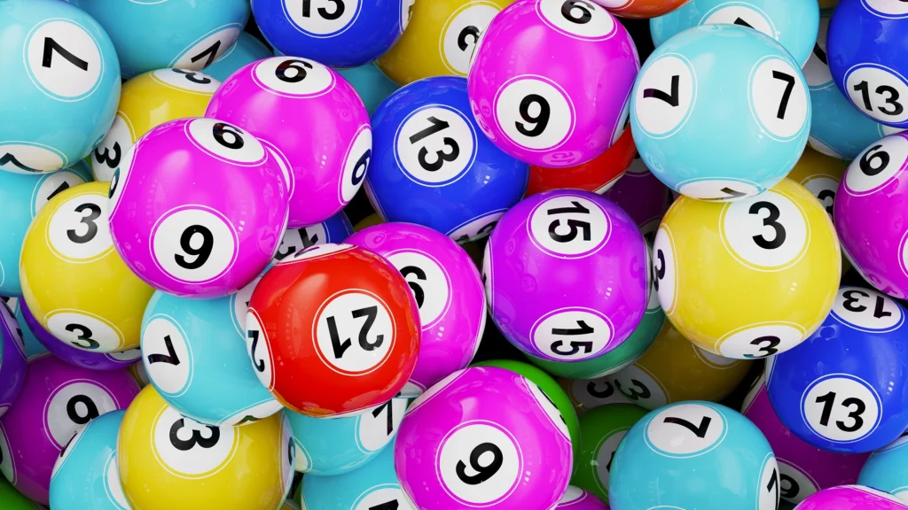 Mand vinder 7,2 millioner kroner i lotto: Hans reaktion kom endda bag på ham selv