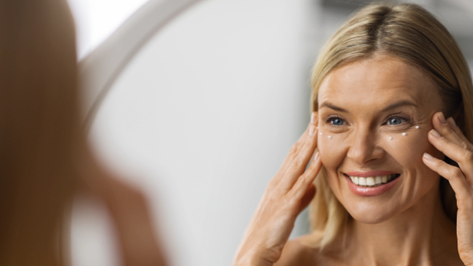 Øjencreme til under 90 kroner stormer frem: Kunderne kalder den ‘botox på flaske’