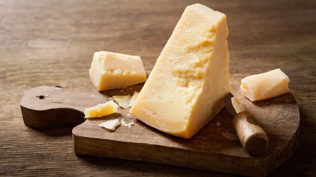 Folk væmmes når de opdager, hvad parmesanost faktisk består af.