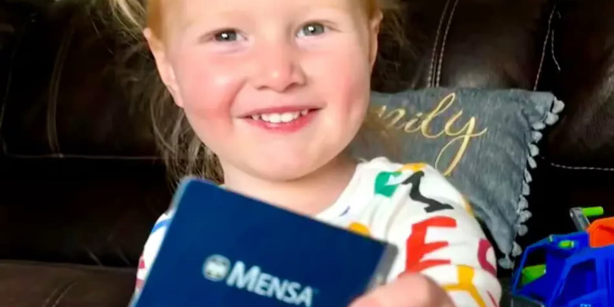 En toårig pige med høj IQ blev det yngste kvindelige medlem af Mensa
