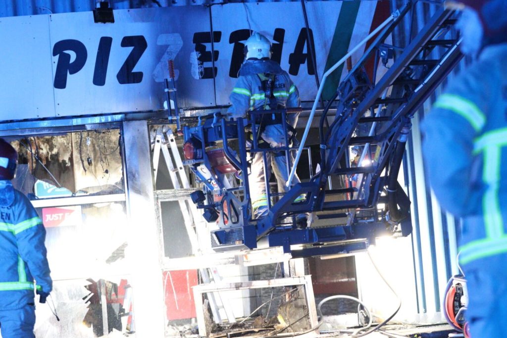Brand i pizzaria