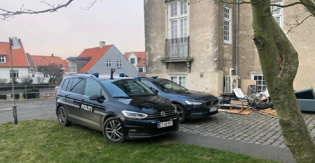 Flere patruljer til stede: Person fundet død