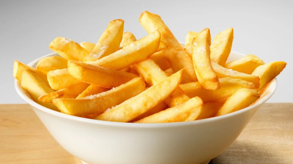Få kender til det: Her er tricket der sikrer sprøde fritter – hver gang!