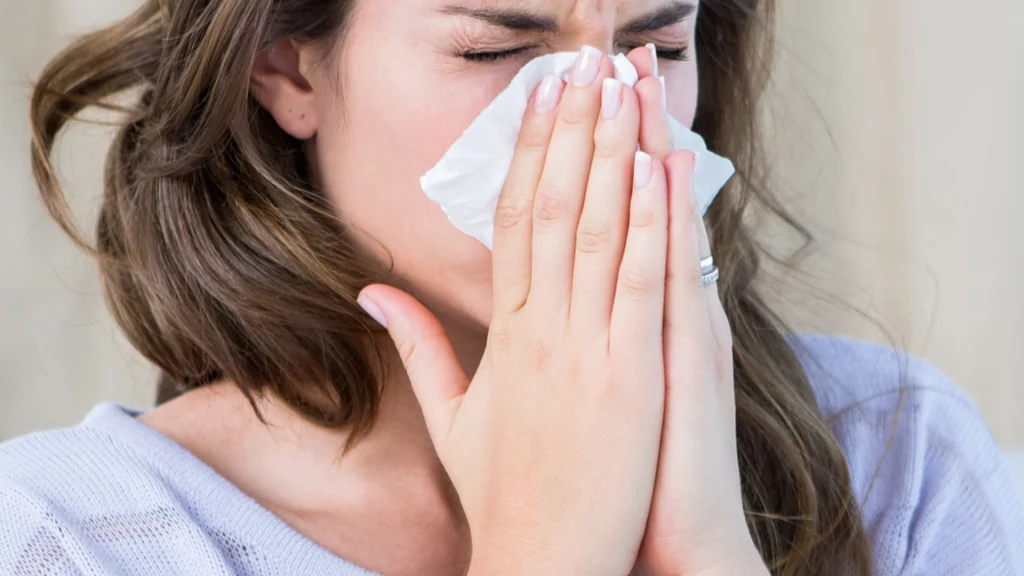 Sådan slipper du af med slim i halsen en gang for alle