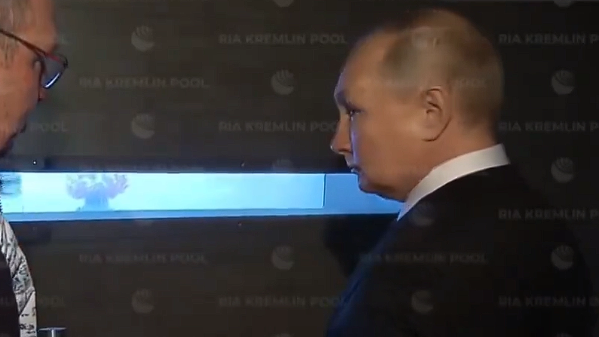 Folk kan ikke tro deres egne øjne: Denne uhyggelige video af Putin er gået viralt