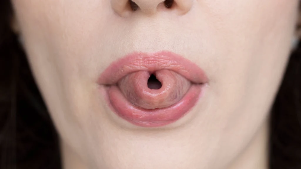 Adskillige har undret sig: Derfor er det kun nogle mennesker, der kan bøje deres tunger