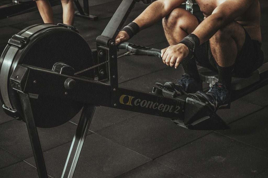 Løbebånd, motionscykel eller romaskine: Hvad er den bedste løsning til cardio derhjemme?