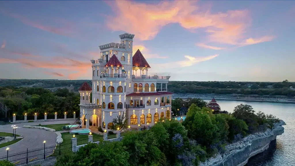 Texas-slot som er en Disney-prinsesse værdig, til salg for 37.5 millioner kroner: Se billederne