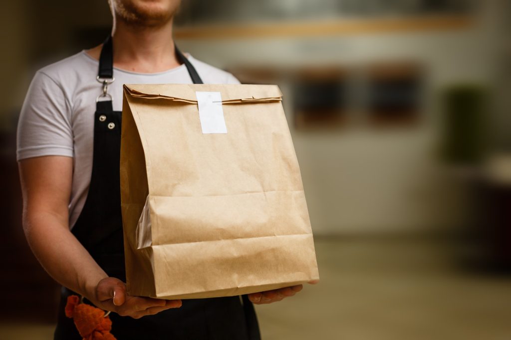Restaurant begik hylende morsom fejl: Vent til du ser, hvad de skrev på denne mands takeaway