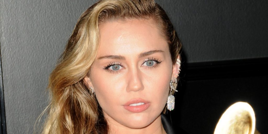 Miley Cyrus deler dyb sorg: Jeg har mistet min bedste ven