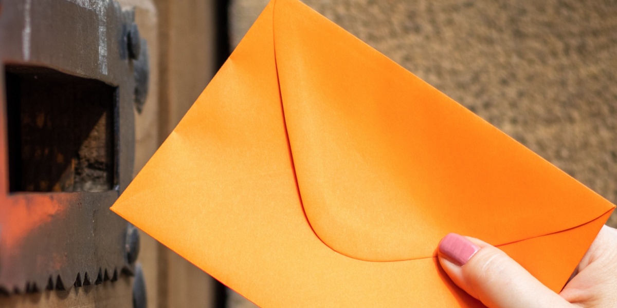 Hvis du finder et orange kort i din postkasse, skal du straks reagere