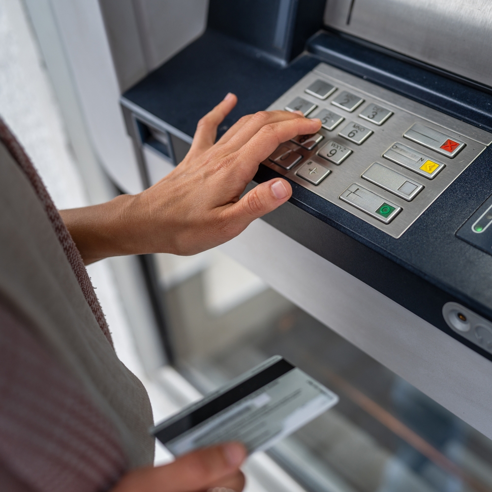 Sker dette når du hæver penge i hæveautomaten – så skal du annullere med det samme
