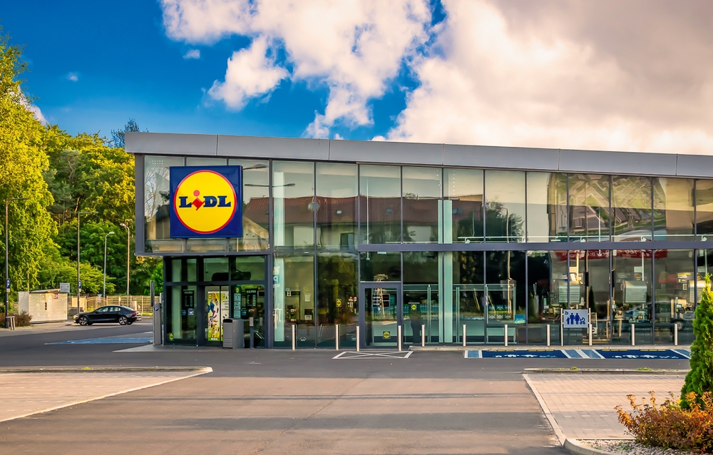 Kvinde så kaotisk skænderi mellem voksne foran Lidl – vent til du hører, hvad der så skete