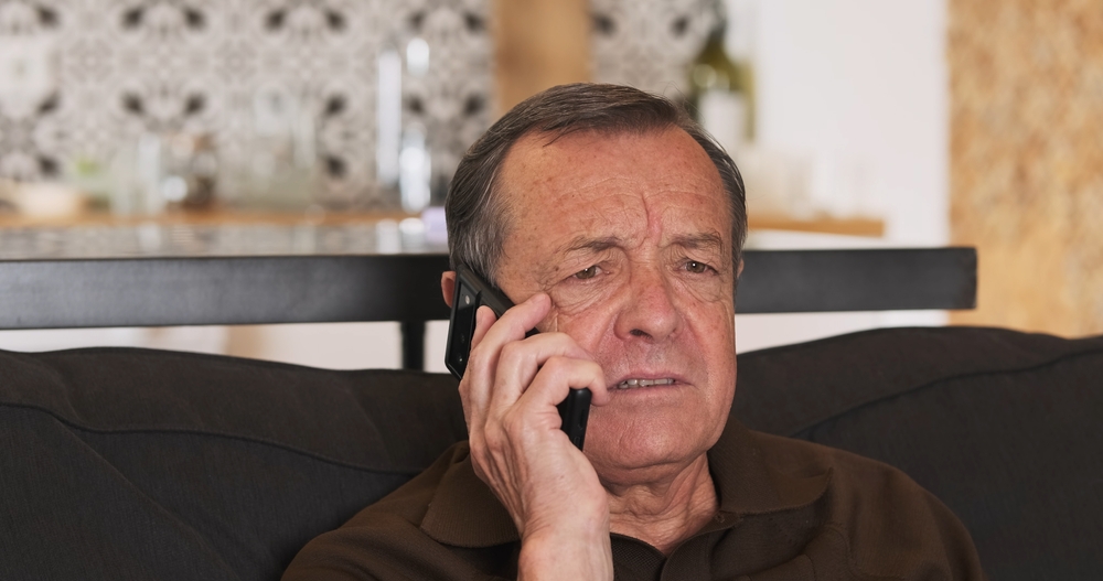 Hører du dette ord i telefonen, skal du straks lægge på