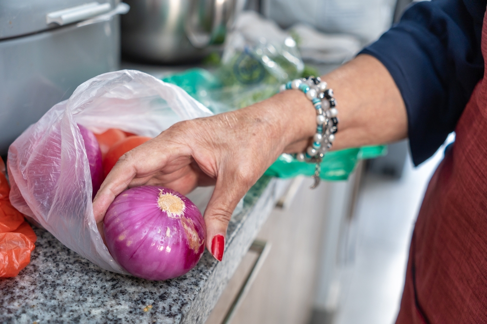 Mange begår én utilgivelig fejl: Sådan bør du opbevare løg