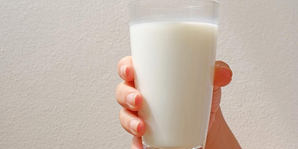 Efter flere kundeklager: Tilbagekalder mælk fra Kvickly, Super Brugsen m.fl.