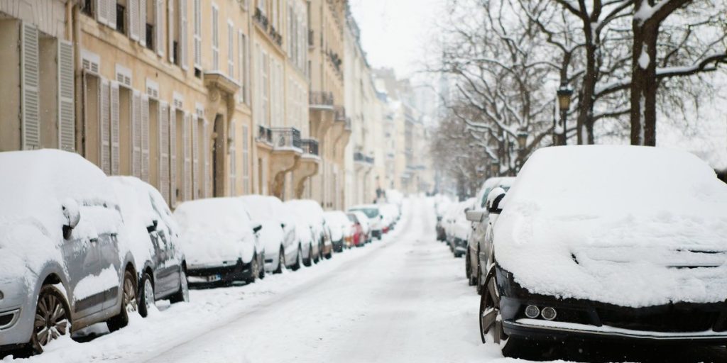 Glatte veje og minusgrader: Sne og frost vil i løbet af næste døgn ramme Danmark