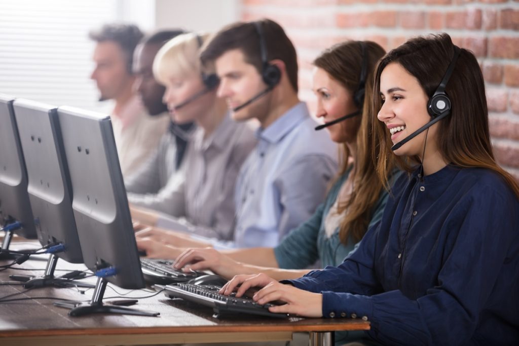 Ansat døde i callcenter, men andre ansatte blev tvunget til at arbejde ved siden af liget