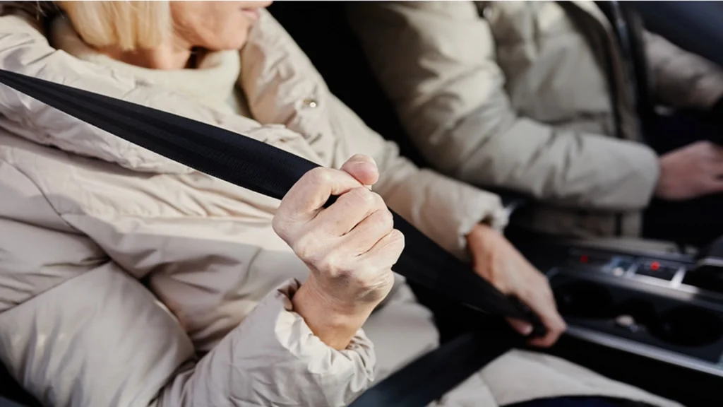 Den lille knap på sikkerhedsselen: Næsten ingen kender dens praktiske funktion