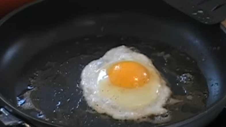 Sådan laver du det perfekte spejlæg med et simpelt trick