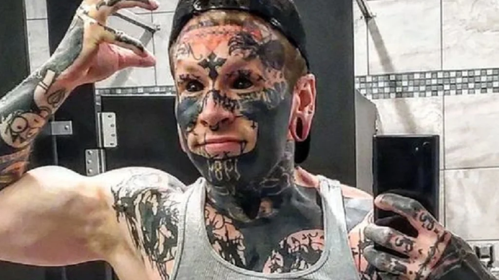 28-årige Søren er tatoveret fra øjeæble til fingerspids: Se hvordan han så ud for 10 år siden