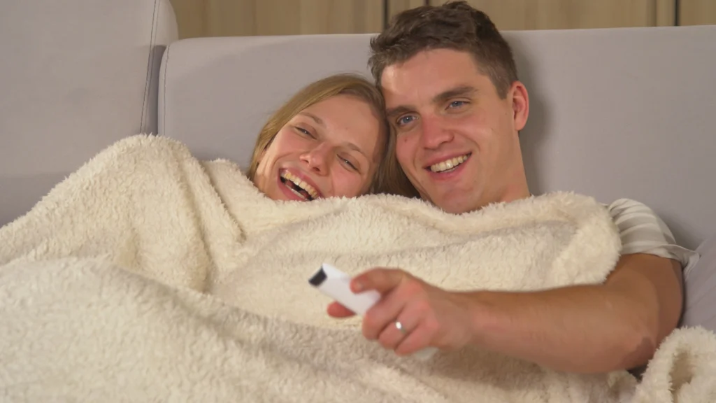 Søvnekspert advarer mod dårlig vane i sengen: Rummer flere bakterier end et toiletbræt