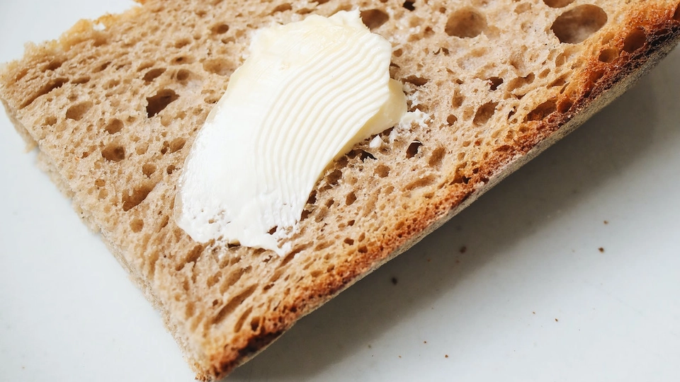 Speciallæge i kost: Grunde til at vælge smør fremfor margarine