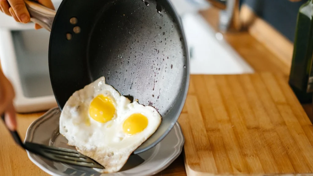 Morgenmadstip: Et enkelt trick gør dit spejlæg meget bedre