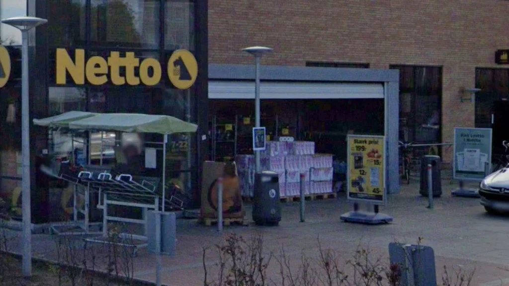 Stefan efterlod sin hund ude foran Netto: Da han kom ud igen, var den ikke alene