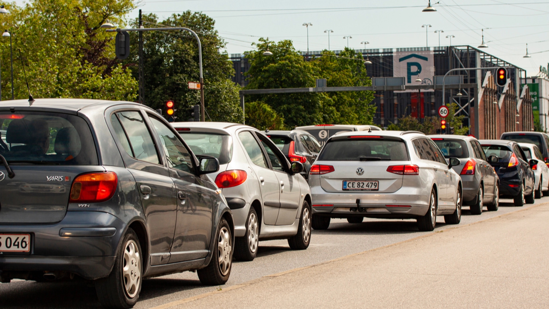 Kører bilen bag dig for tæt på? Her er de bedste råd fra kørelæreren