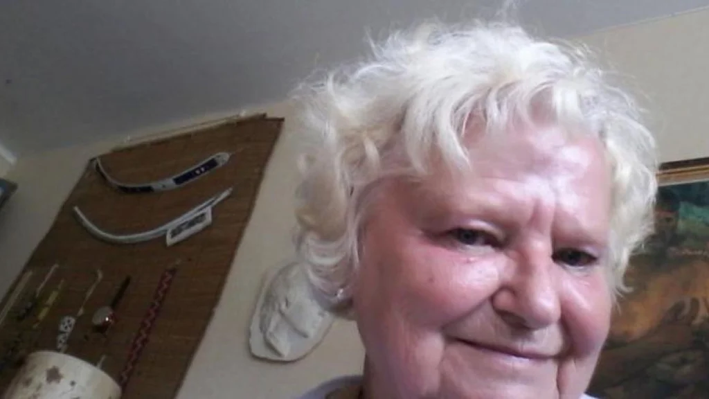 74-årige Maria spillede en svindler et puds efter at have modtaget en venneanmodning på Facebook