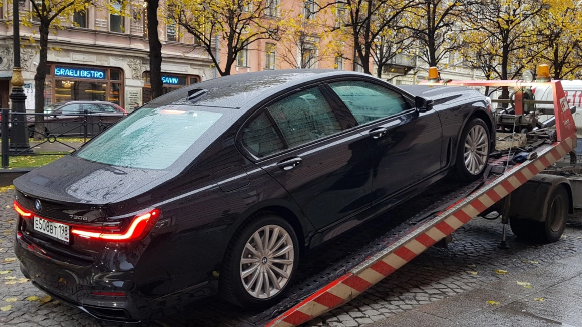Ebba lånte hendes bil til en veninde: Nu skal den bortauktioneres af det offentlige