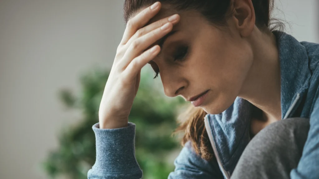 Kvinde gjorde en ‘chokerende’ opdagelse om sine naboer – nu har hun lyst til at ‘tage en pose over hovedet’, når hun går ud