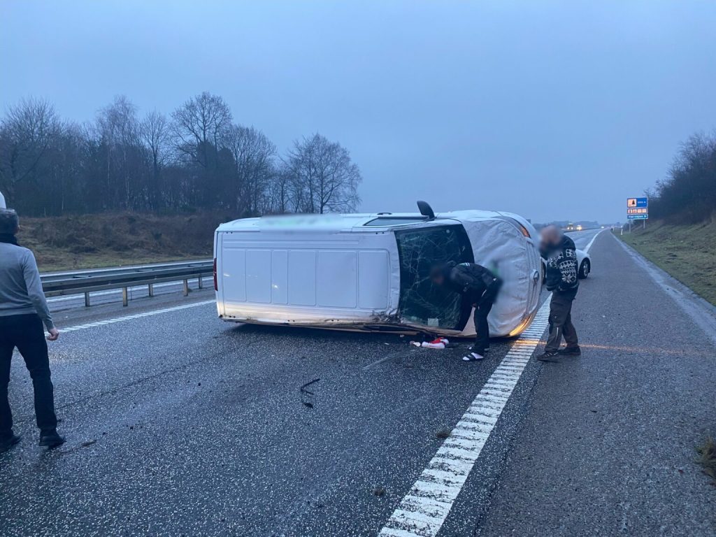 Motorvej spærret: Alvorlig ulykke