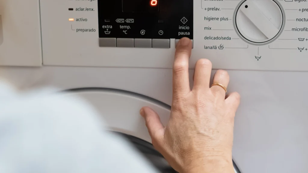 Vi bør ikke, men alligevel gør mange det: Derfor må du ikke vaske håndklæder på 60 grader