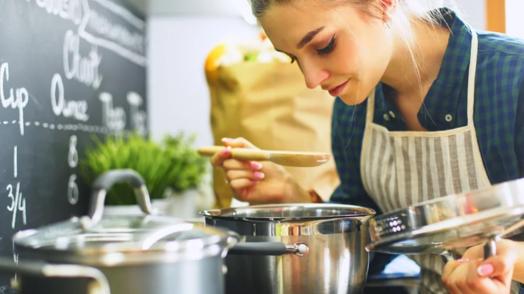 Hun så sin veninde lave mad til dem: Én særlig tik fik hende straks til at miste appettiten