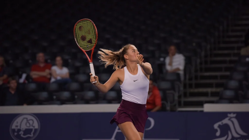 Verdenskendt tennisstjerne smider tøjet: “En stor ære”
