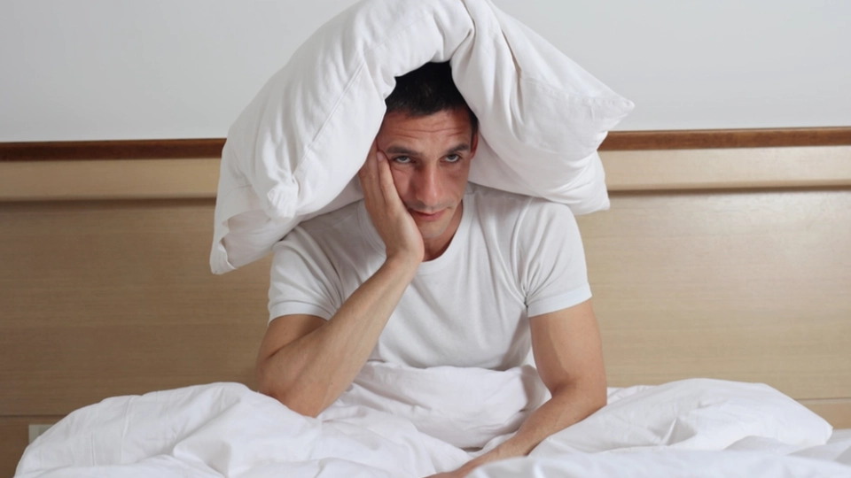 Der er faktisk en rigtig position: Sådan bør du ligge, når du sover