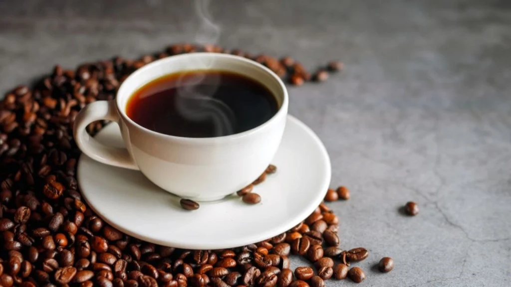 Danskerne betaler kassen for kaffe: Imens leverandøren tjener milliarder