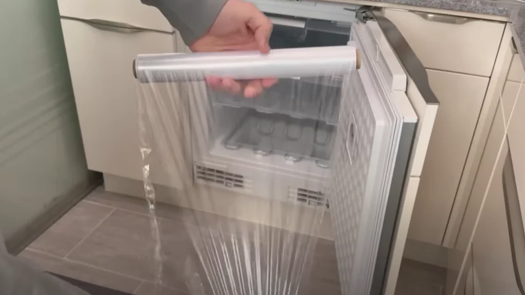 Tricket med plastfilm i fryseren er en lifesaver: Du slipper for problemet med rim