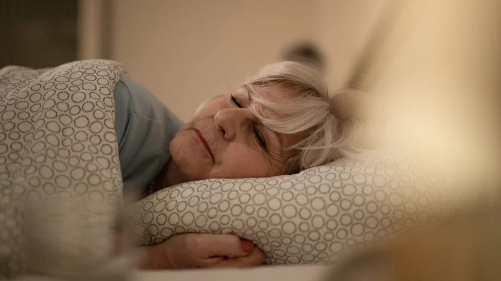 Så mange timer bør du sove hver nat, når du er over 60 år