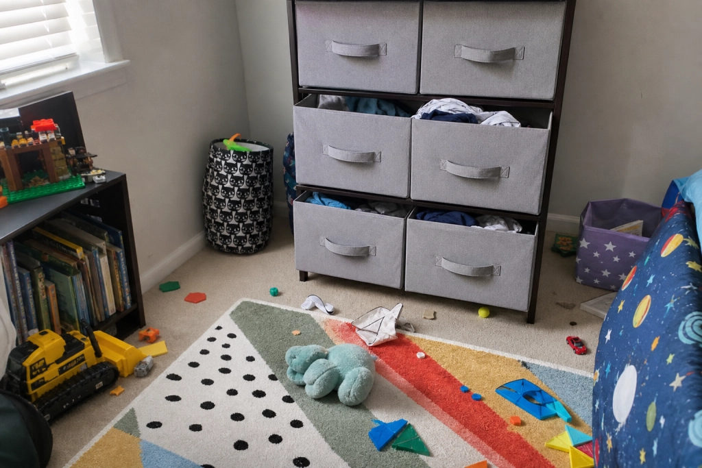 Stort kommode-tilbagekald: Disse Amazon-mærker kan vælte og fange børn