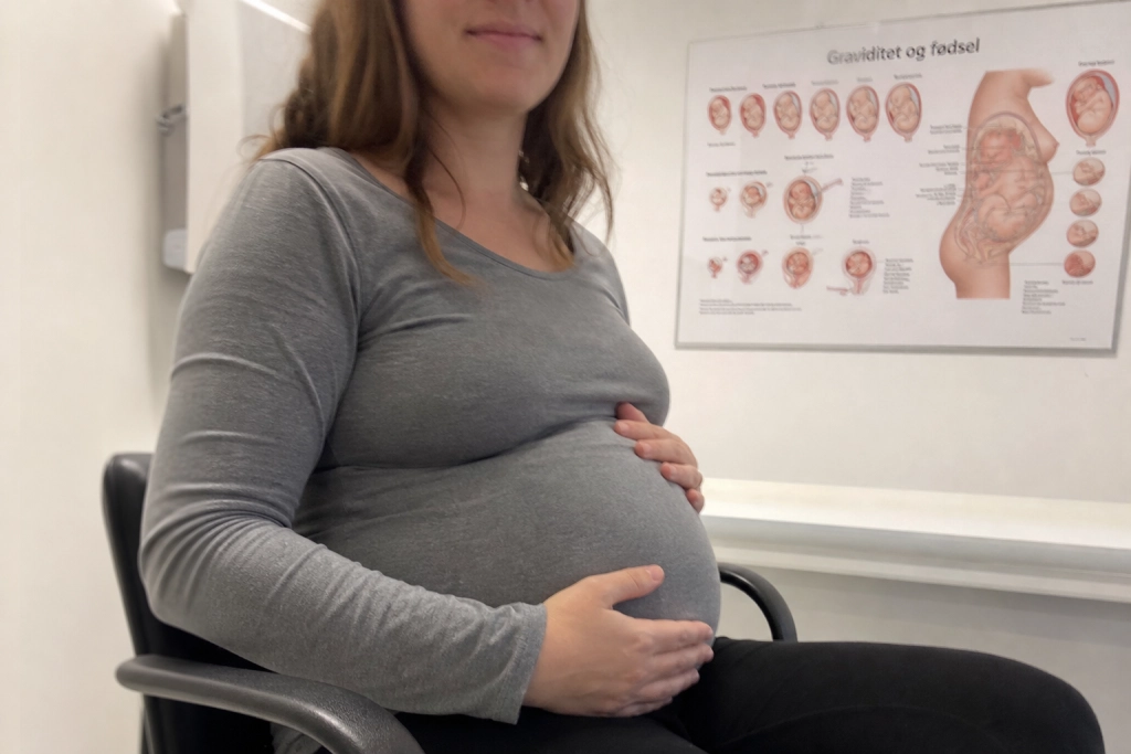 Gravide får tilbud om RS-vaccine fra fredag: Første sæson tog 72 procent imod